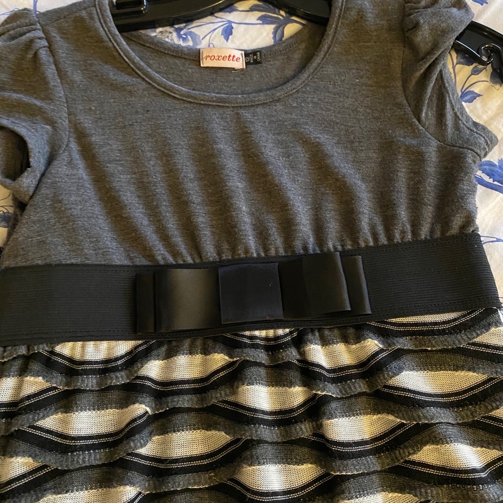 Sweet dress with front bow!